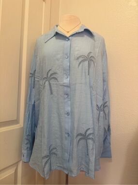 NY Collection Light Blue Palm Motif Button-Down Shirt